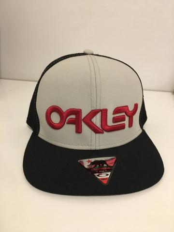 Boné da Oakley