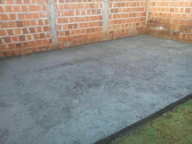 VENDO CASA COM EXCELENTE VALOR (aceito troca com veículo de menor valor)