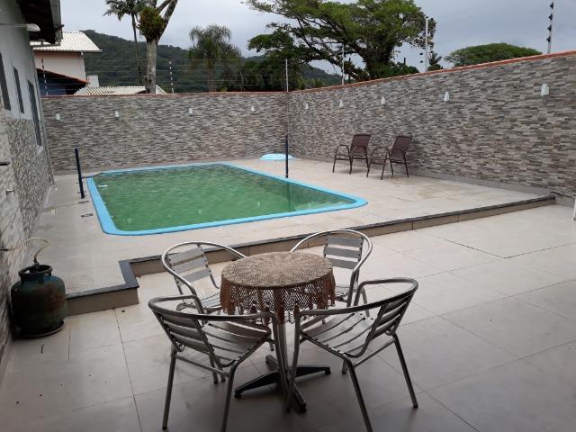 Casa com piscina e ar condicionado - Foto 2