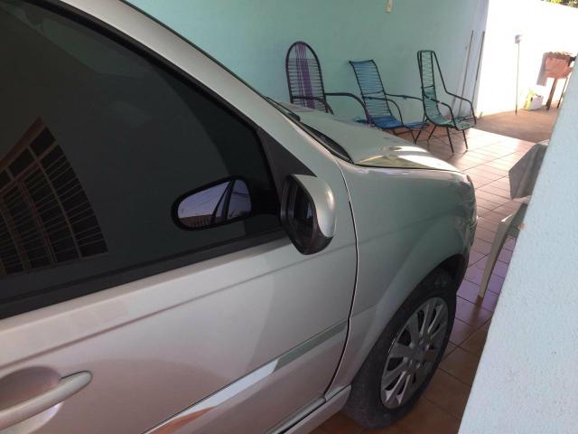 Vende-se Carro SIENA DUALOGIC - Foto 2