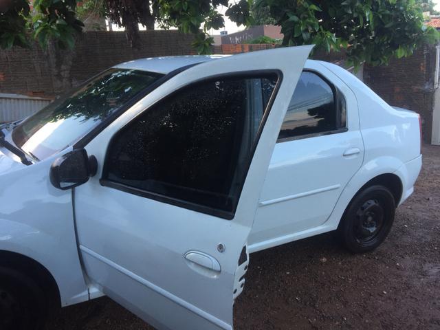 Vendo ou troco Logan 1.6 - Foto 2