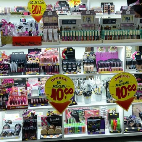 Vendo loja de maquiagens na feira dos goianos em excelente ponto e com clientela