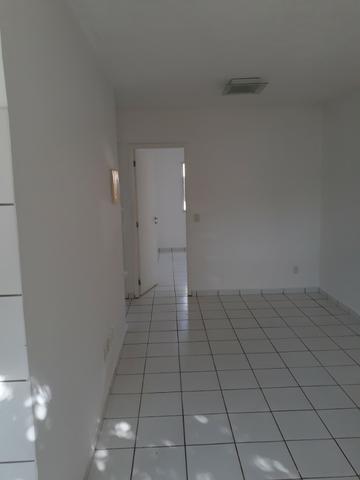 Aluga casa com 03 quartos no Bairro Novo