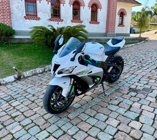 KAWASAKI ZX-10R 2017 APENAS 15 MIL KMS NOVA LINDA TOP OPORTUNIDADE