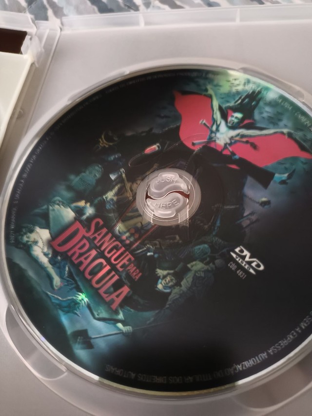 Vendo Box com 2 dvds da coleção Dark Side Horror Colections  - Foto 5