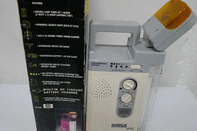 lanterna sinalizador radio antigo.