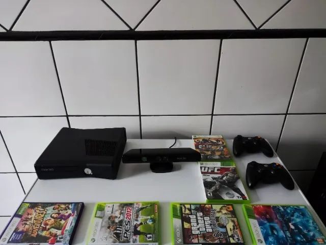 Xbox 360 desbloqueado completo + 9 jogos em Barra Mansa