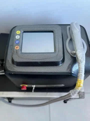 Depiladora a laser Elos Me touch IPL+RF em segunda mão durante 110 EUR em  San Rafael na WALLAPOP