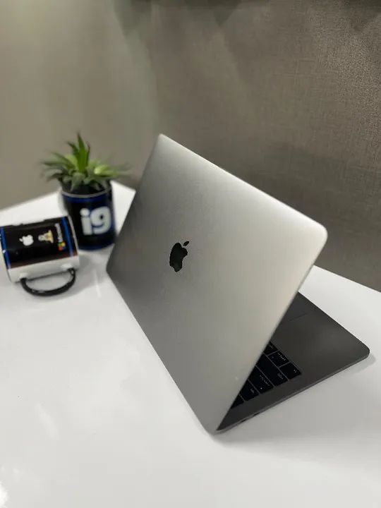 Macbook Pro 2016 Model A1706 Intel core i5 8GB ram 500GB ssd