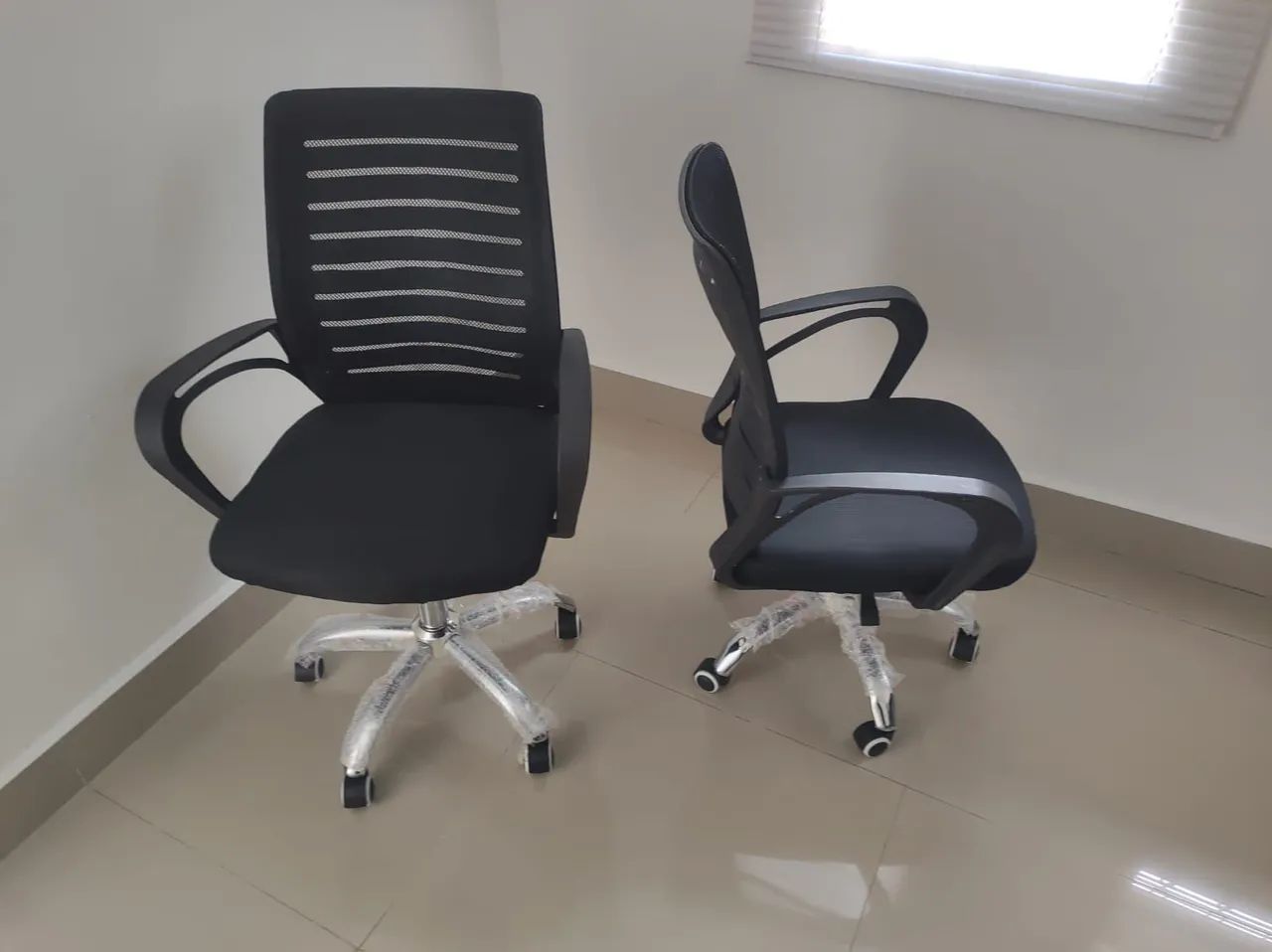 Cadeiras de escritório Novas R$280,00 cada  - Foto 3