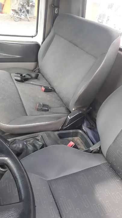 VW 17.190  13/14 Baú Bebidas 8 Baias - Foto 6