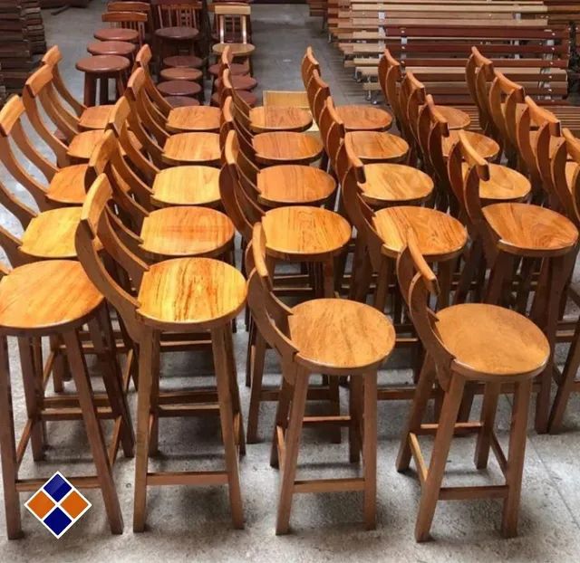 Banquetas com Encosto 