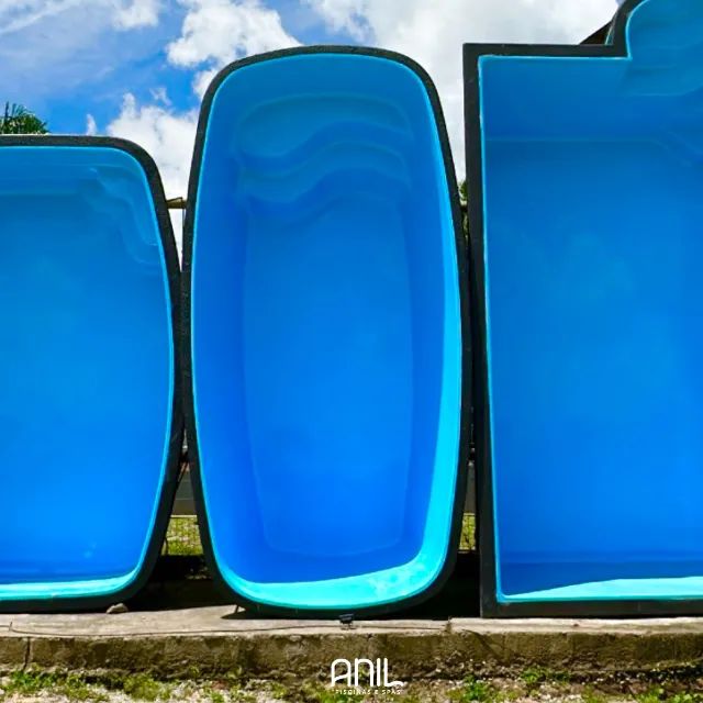 Piscina pequena média de 10 mil litros aproximadamente - 4 metros 