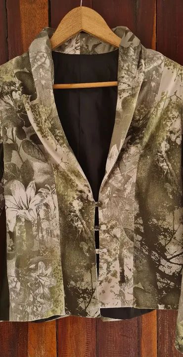 Blazer Planet Girls verde militar e branco feminino acinturado estampado