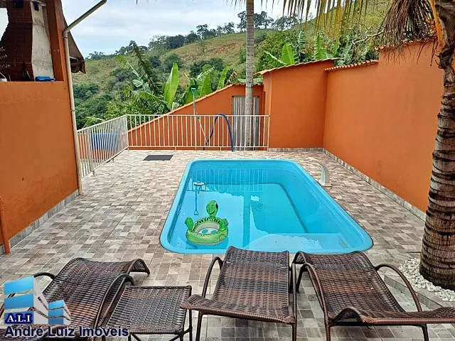 Casa com amplo quintal e piscina em Itacuruçá, Mangaratiba - RJ ( André Luiz Imóveis )