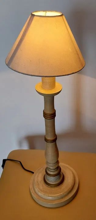 Abajur De Mesa Em Madeira