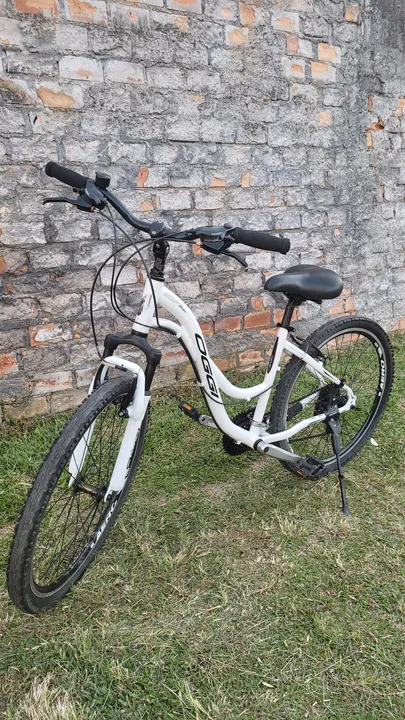 Bicicleta Oggi Sport branca, impecável!