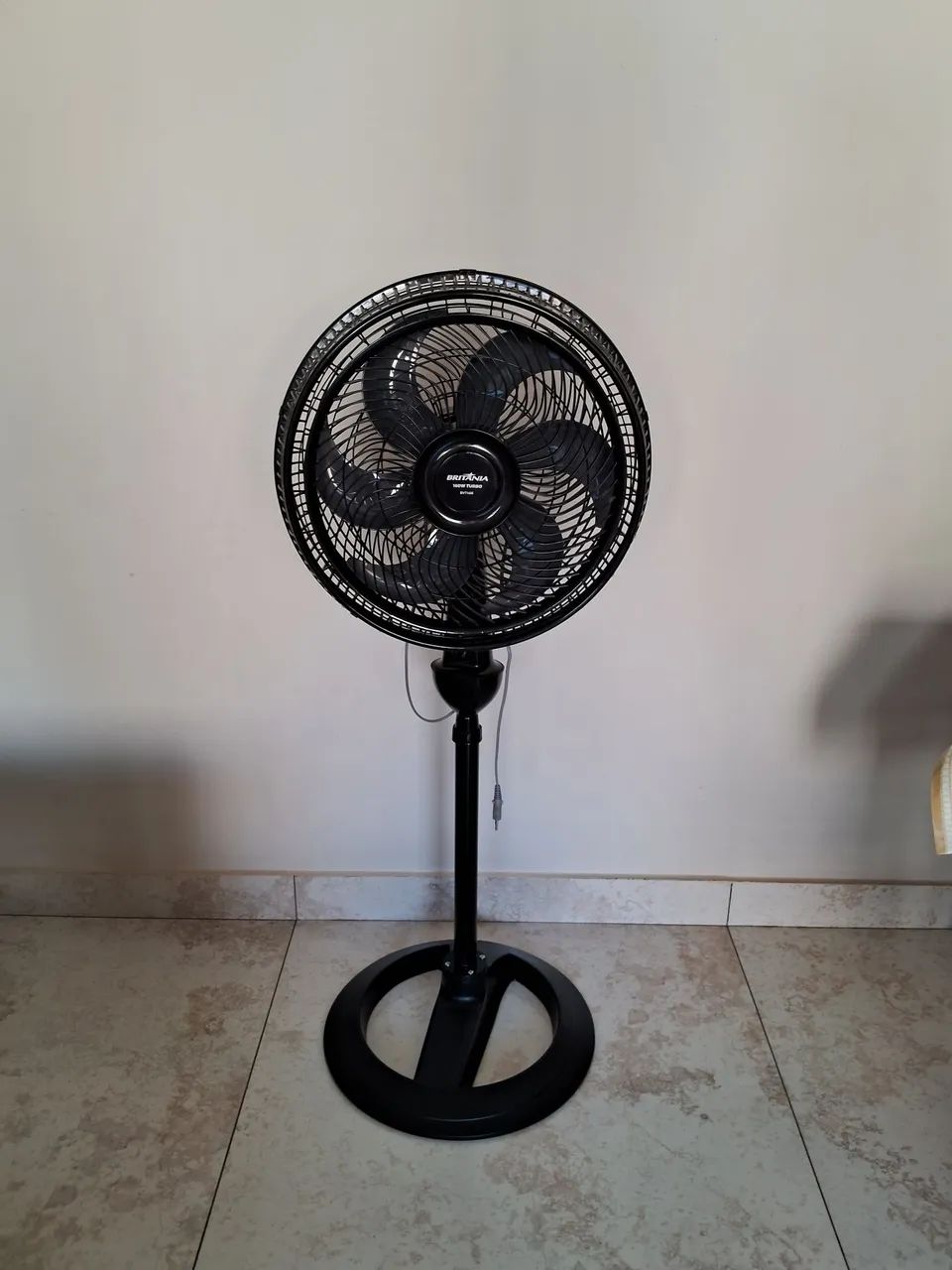 Ventilador Britania 160w turbo. Novo já montado.
