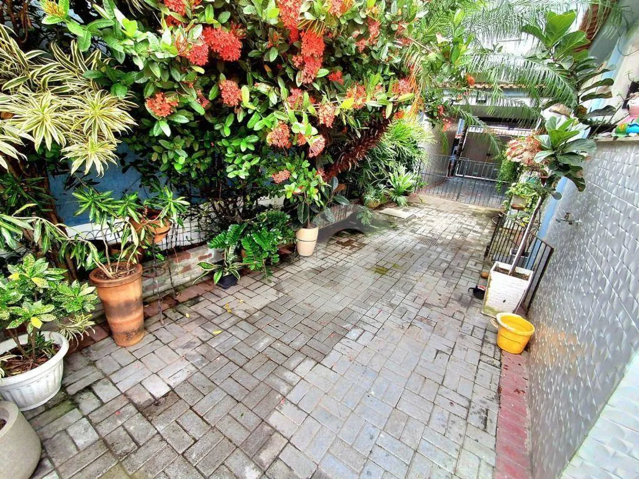 Casa com 3 dormitórios à venda, 144 m² por R$ 490.000,00 - Rocha - São Gonçalo/RJ