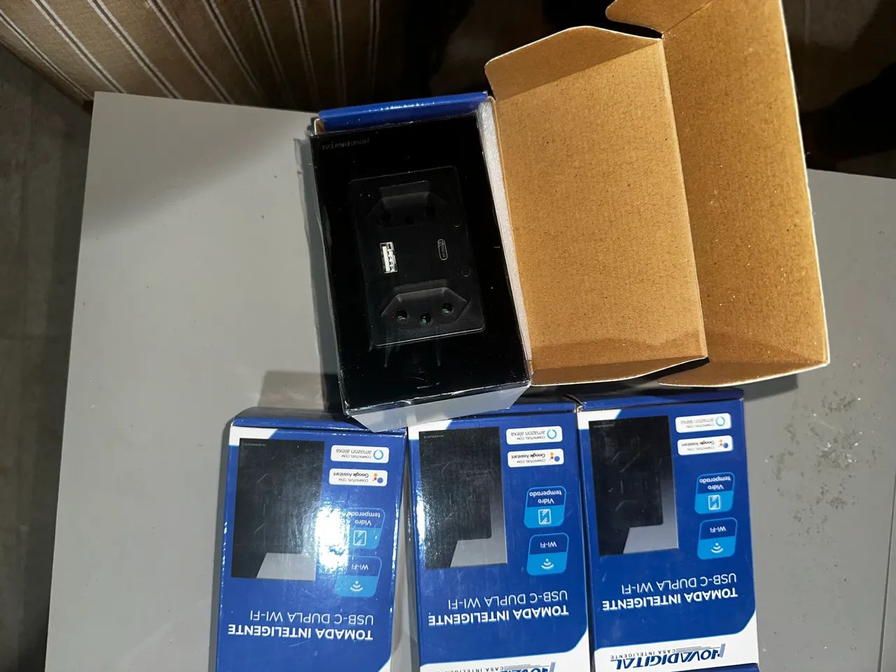 TOMADA INTELIGENTE COM USB64520819532802121