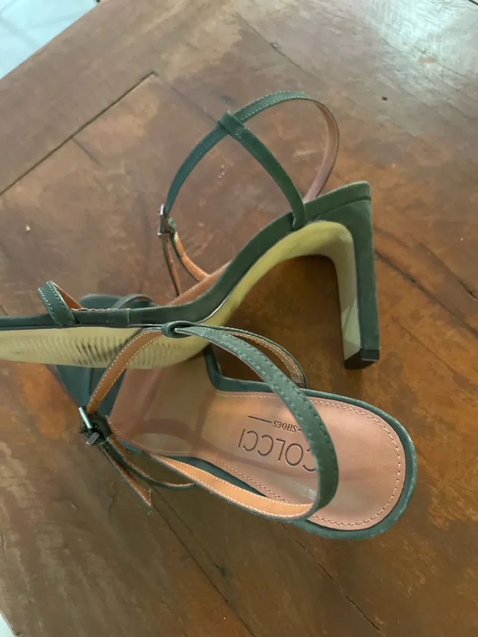 Sandália Colcci Verde - Elegância e Conforto