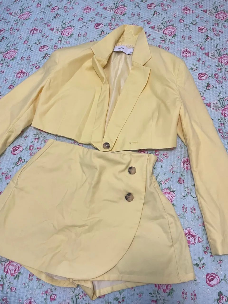Conjunto de blazer e short saia