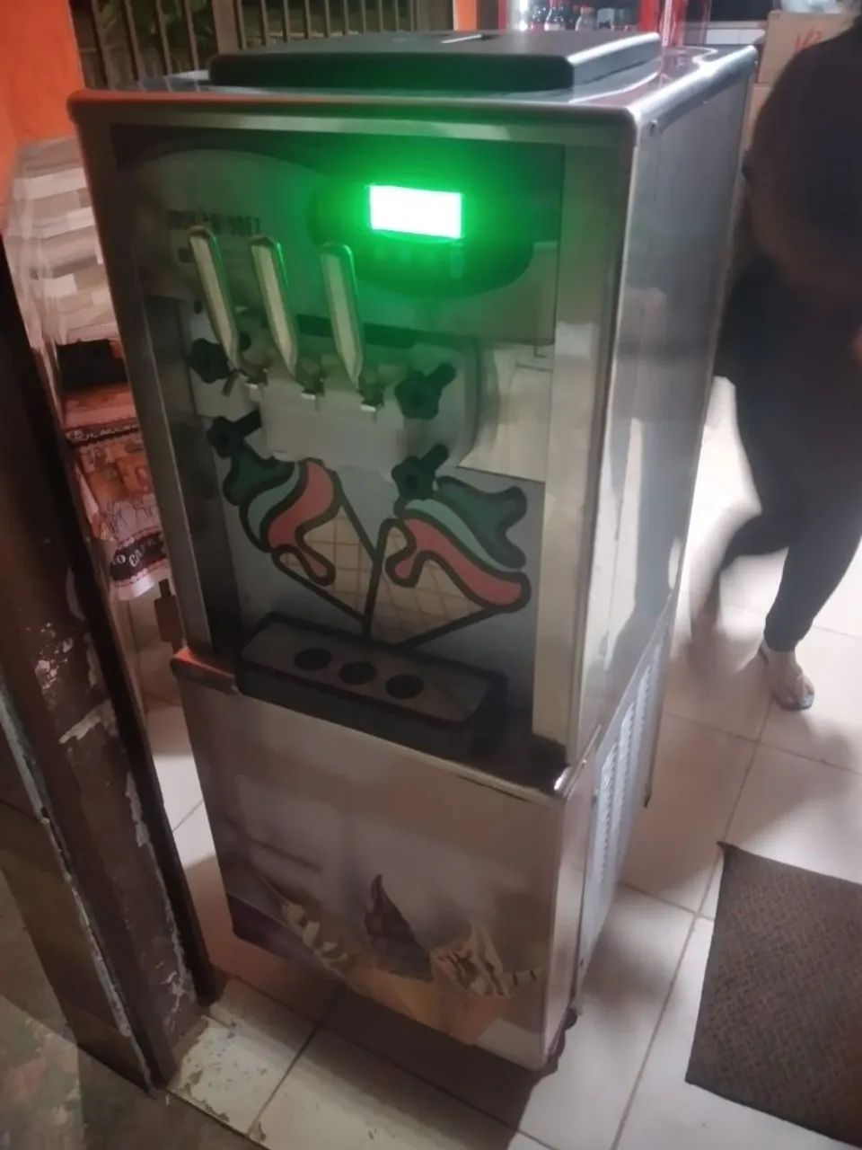 Máquina de sorvete  - Foto 5