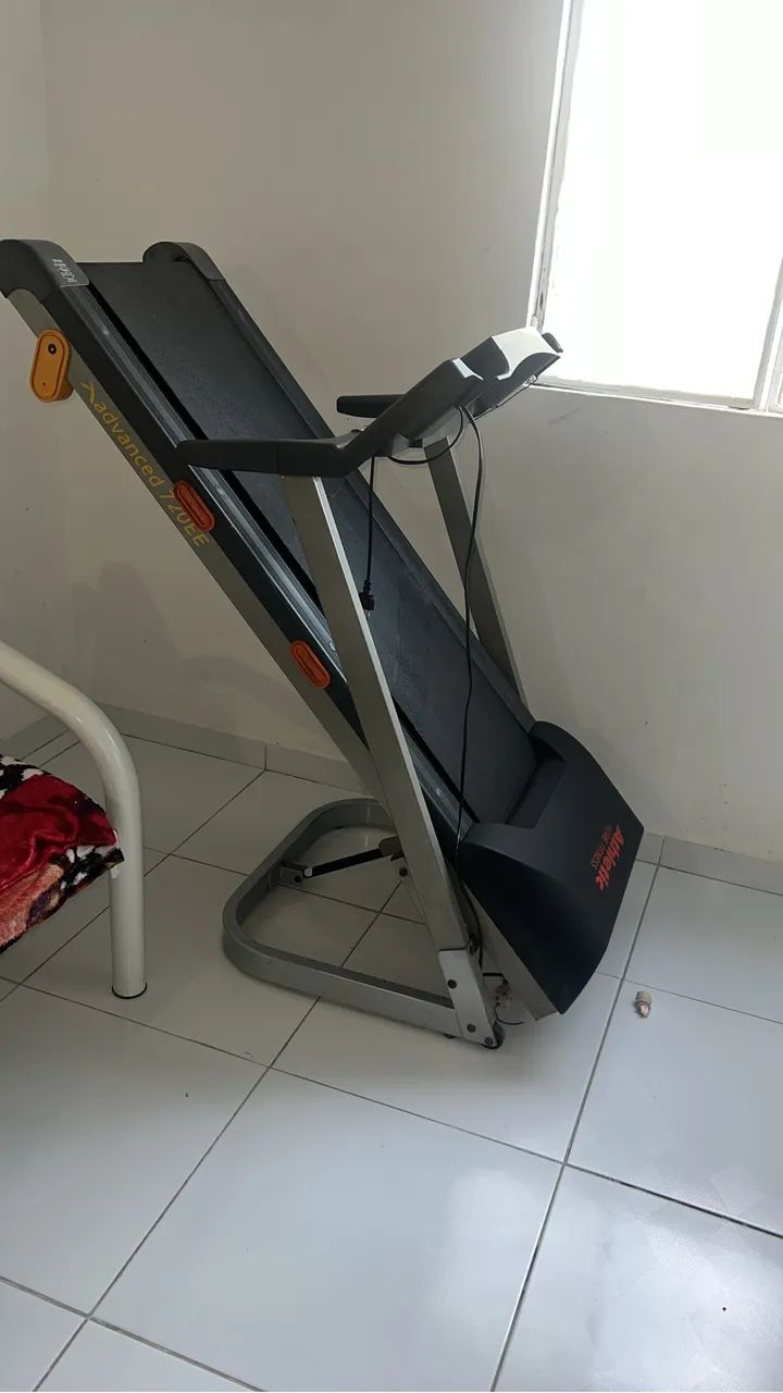 Esteira Athletic 520 EE  Top/ A Melhor! - Foto 4
