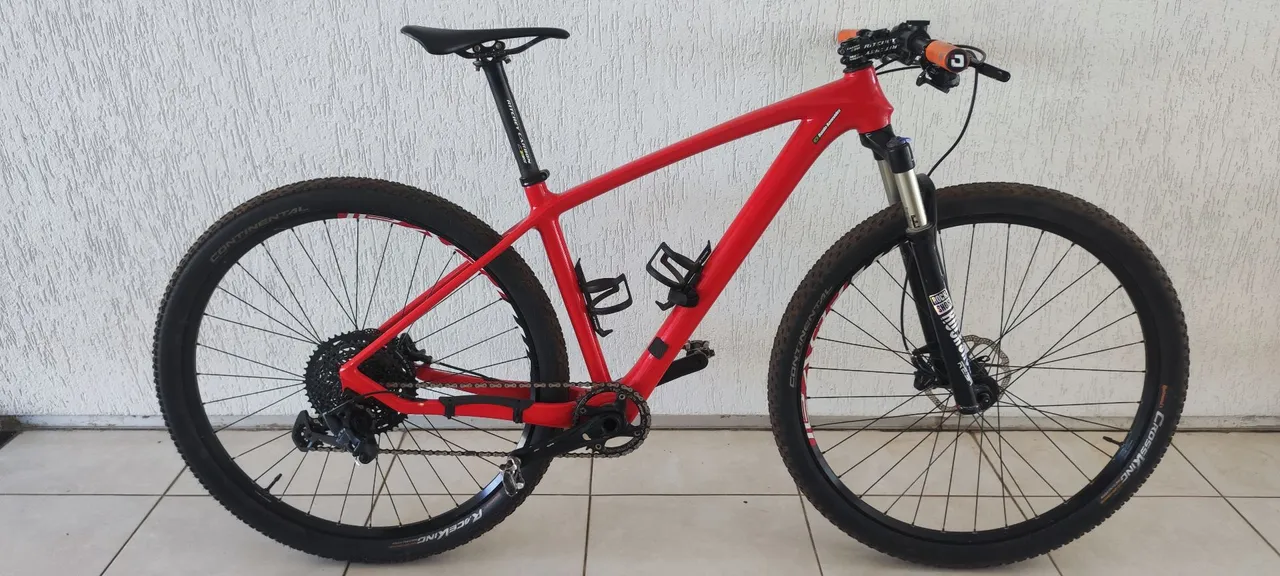 Bicicleta MTB Carbon
