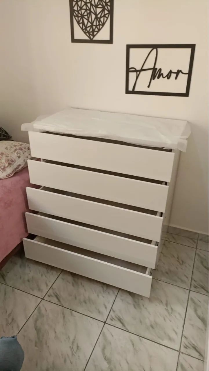 Cômoda Branca Moderna com Design Elegante - Foto 2