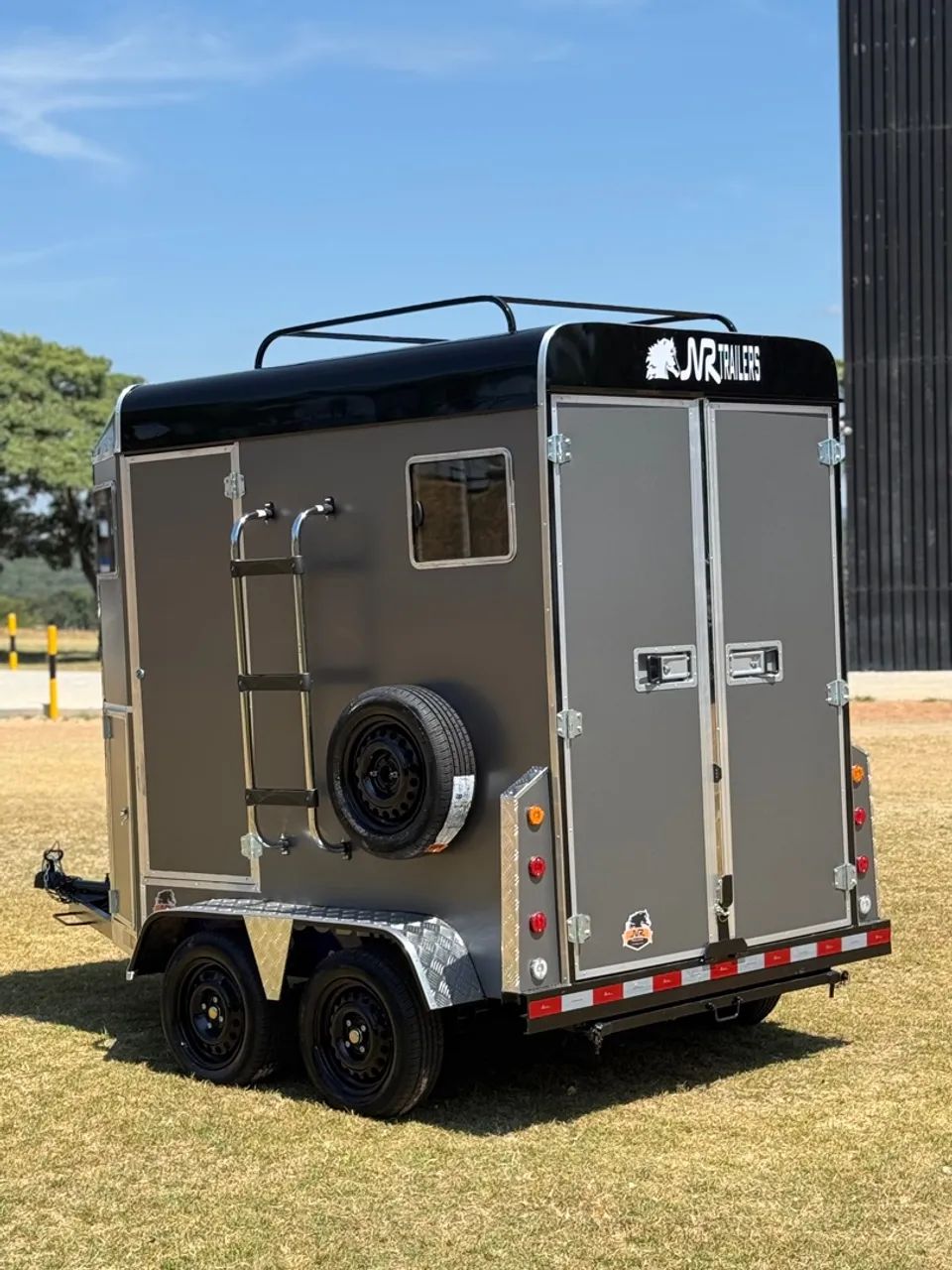 TRAILER SUPER LUXO 2 CAVALOS  - Foto 2