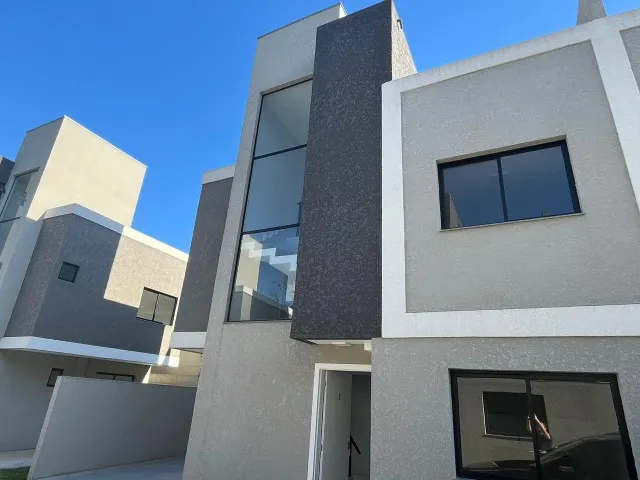 Sobrado para Venda no Bairro Uberaba - Curitiba/PR