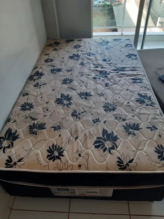 Cama Box Queen com Colchão Ortopédico