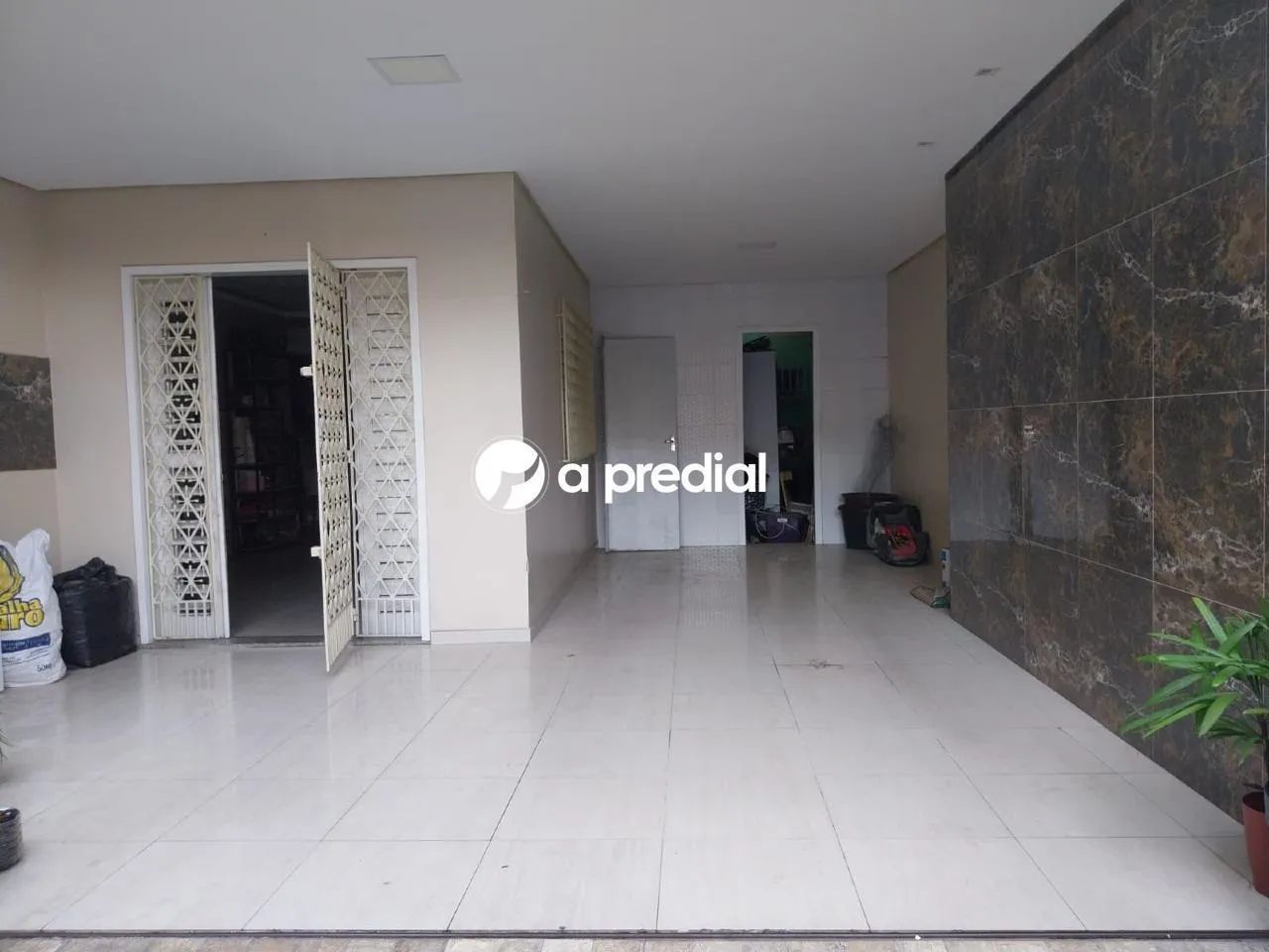 Venda de Casas / Comercial na cidade de Fortaleza - Foto 2