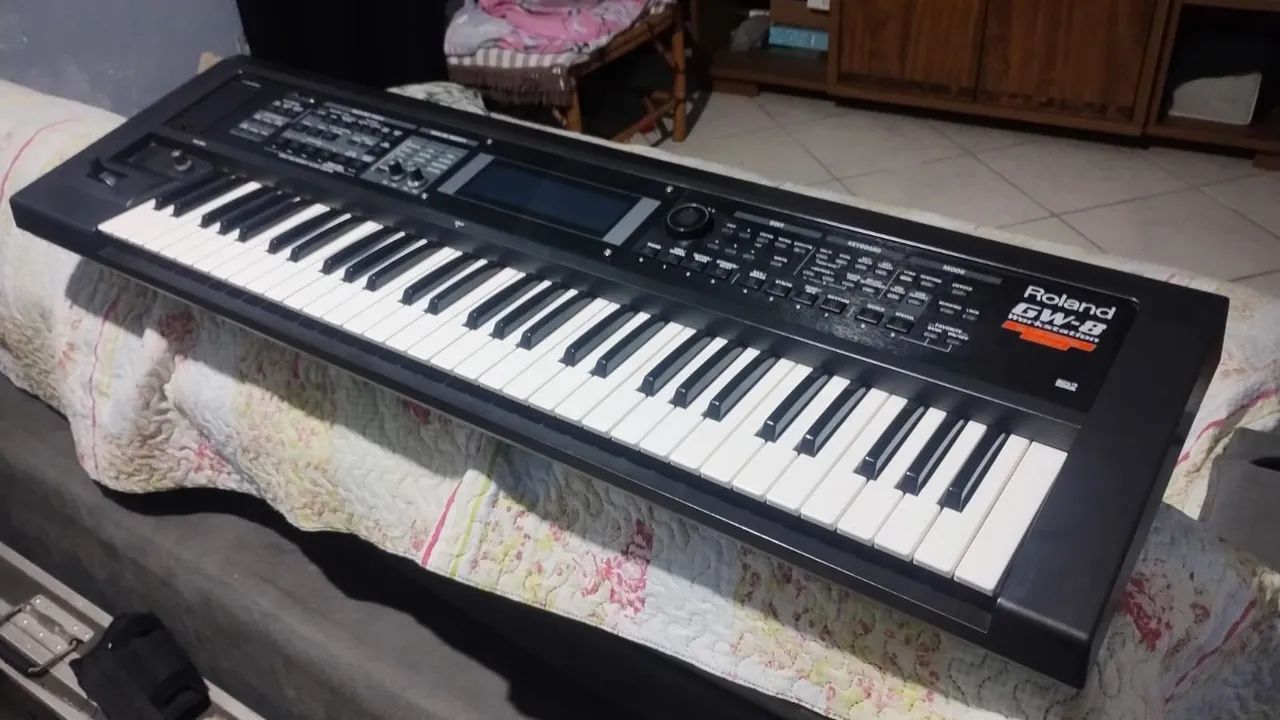 Teclado Roland GW-8 Workstation