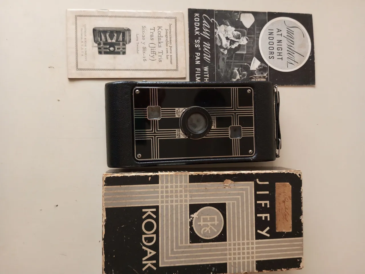 Câmera Kodak Jiffy + Caixa e Manuais