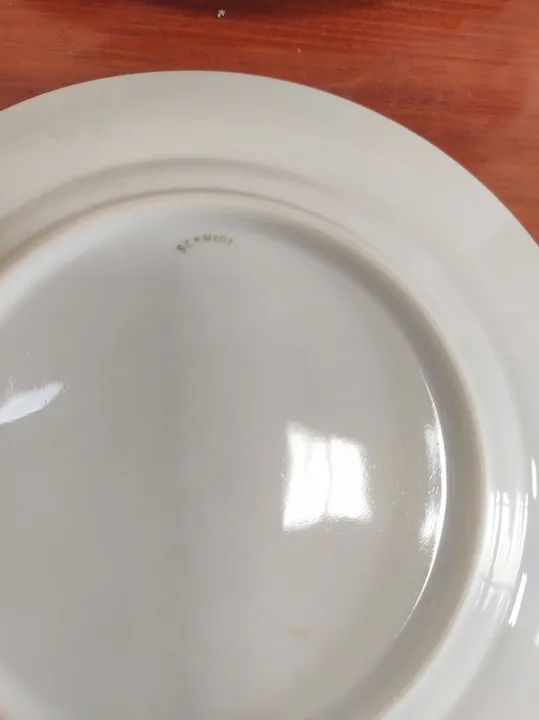 Jogo de 4 Pratos de Sobremesa de Porcelana pintado a mão. - Foto 2