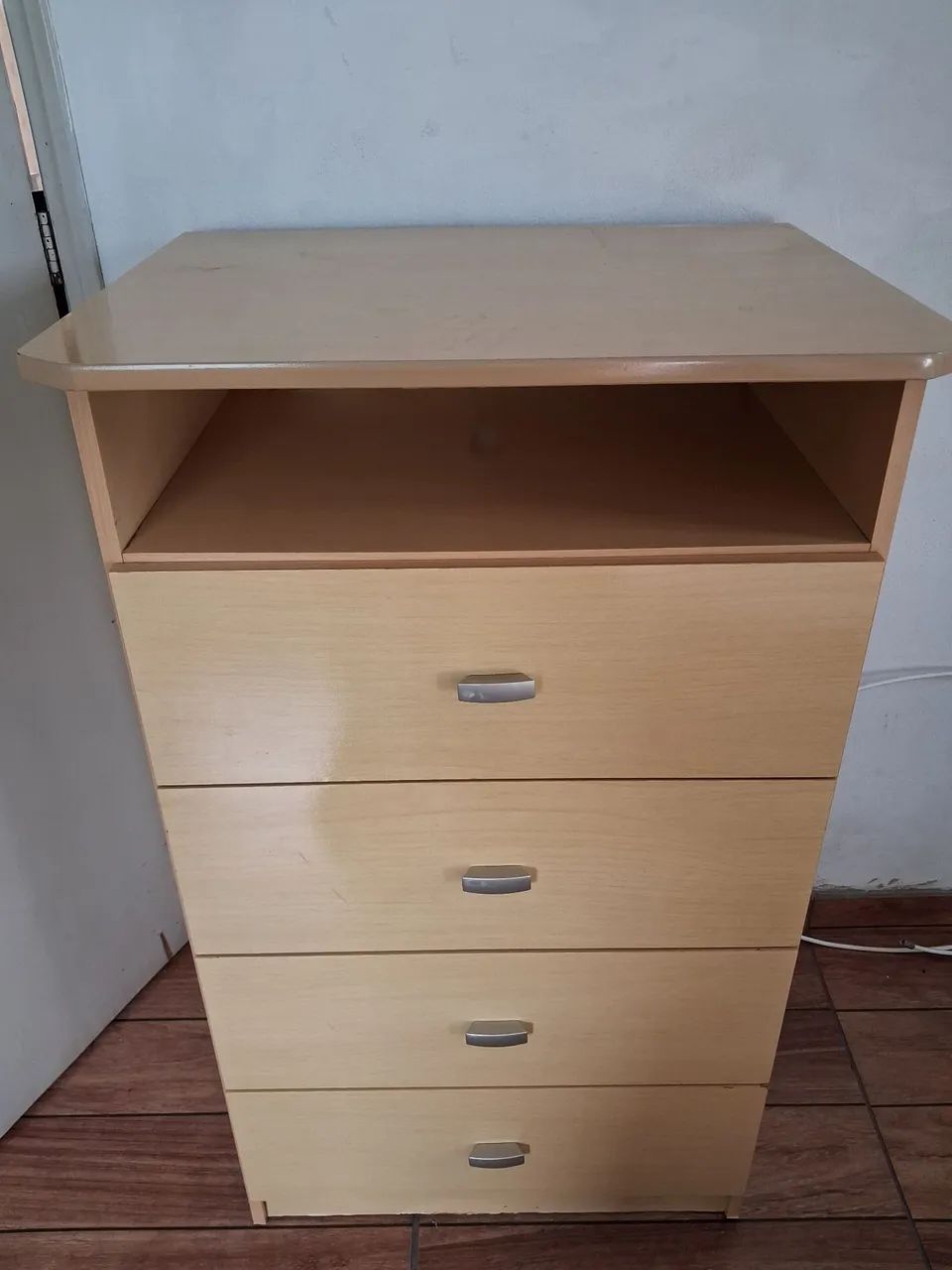 Lightwood 4-drawer chest - GOOD CONDITION