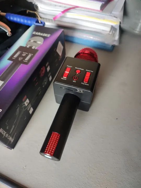 Microfone Karaoke Sem Fio com caixa  embutido novo  - Foto 4