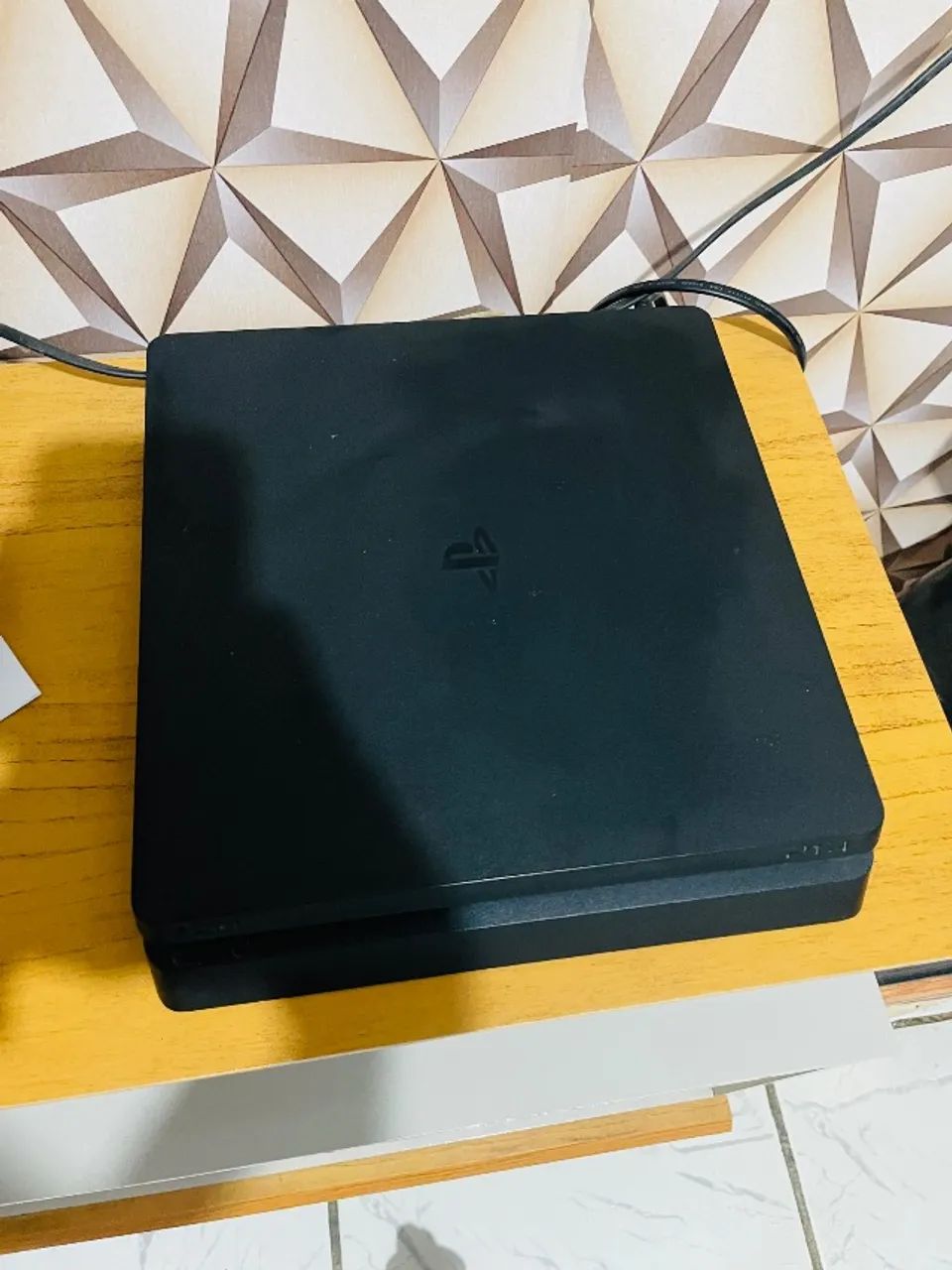 PS4 slim64318477724673121