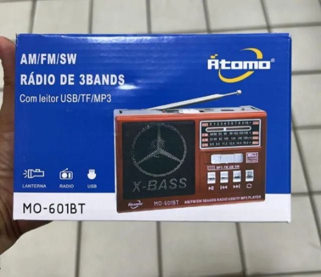 Rádio Recarregável AM FM SW Com Bluetooth E Leitor USB/TF/MP3 Possui Lanterna Na Lateral - Foto 2