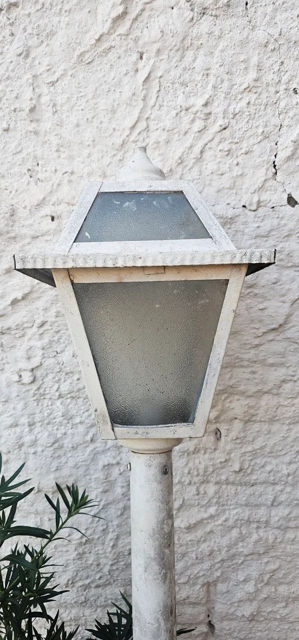 Poste Jardim Colonial Luminária Externa Clássica