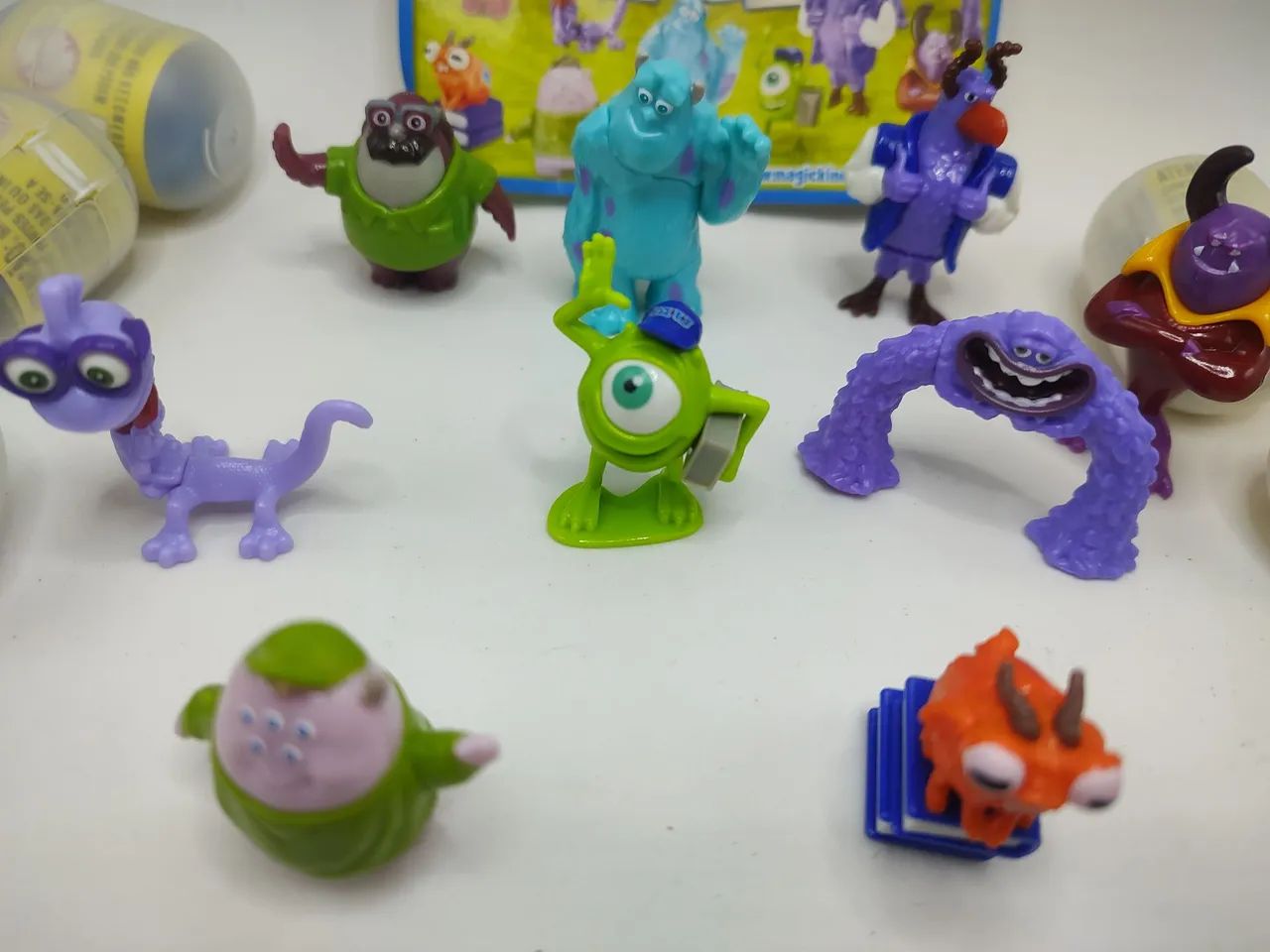 Bonecos Monstros Univers Kinder ovo (usado)itários - Kinder Ovo - Foto 4