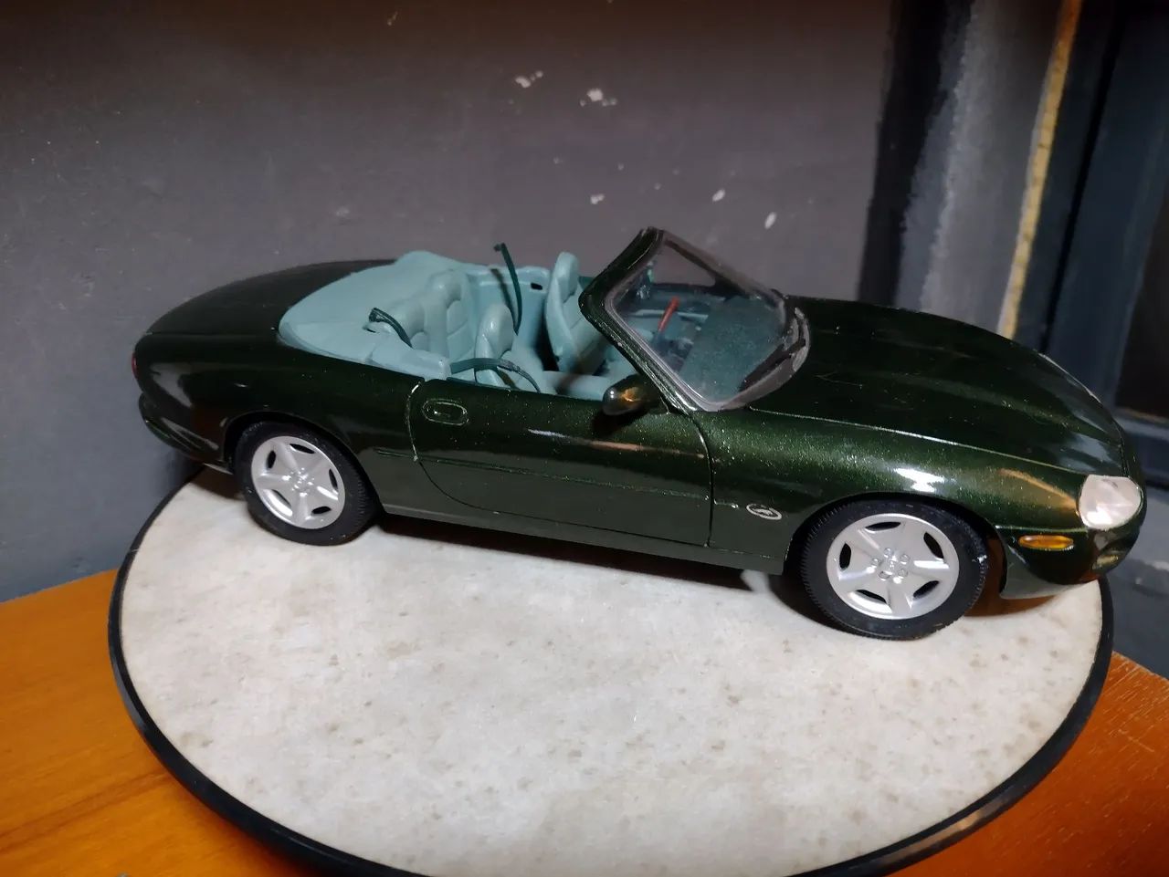 Jaguar xk8 1/18 Maisto - Hobbies e coleções - Retiro, Volta
