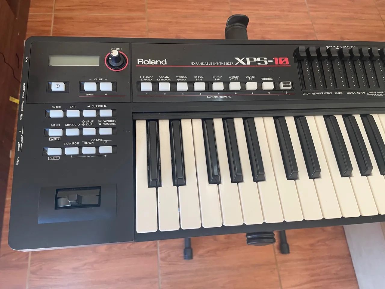Teclado Roland XPS-10 (Acompanha bag, pedal de sustain e fonte). - Foto 4