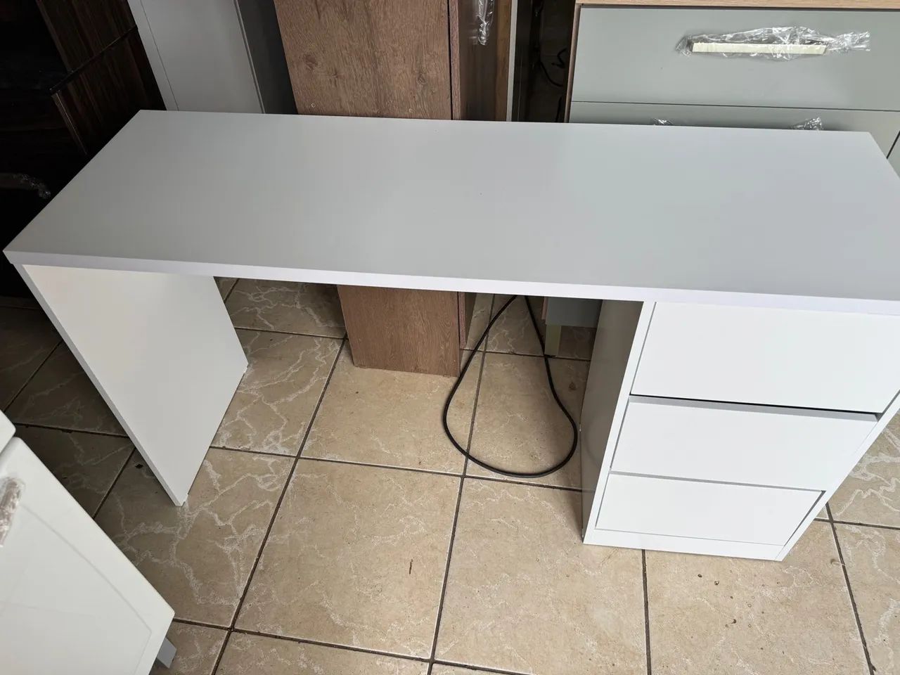 Escrivaninha Branca Simples - Nova - Foto 2