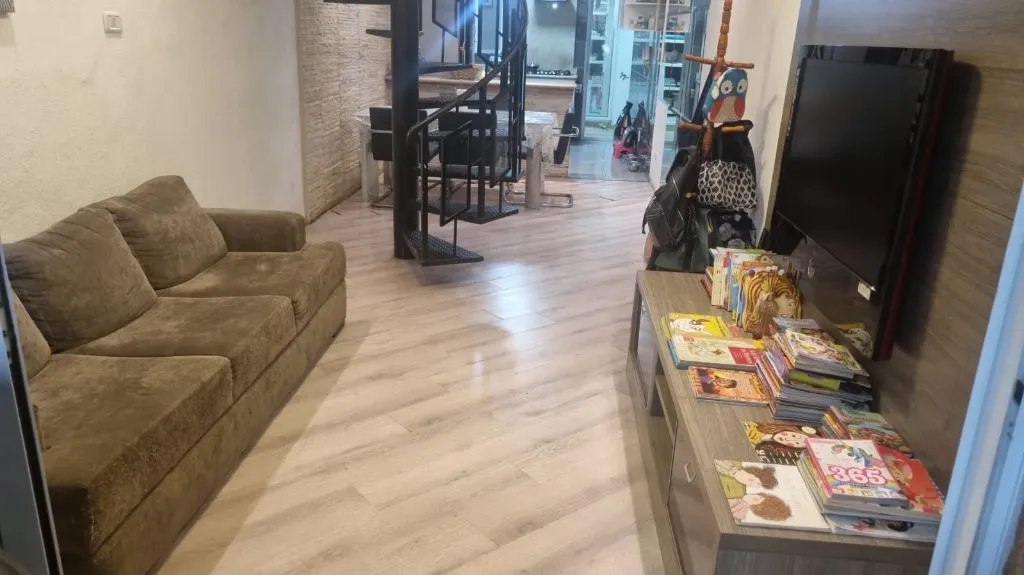 Sobrado à venda no Rio Pequeno, São Paulo - 3 dormitórios, suíte, churrasqueira e jacuzzi
