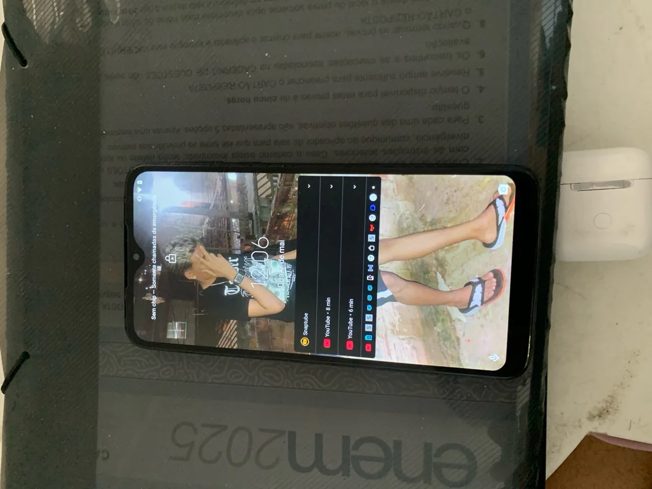 Moto g8 play