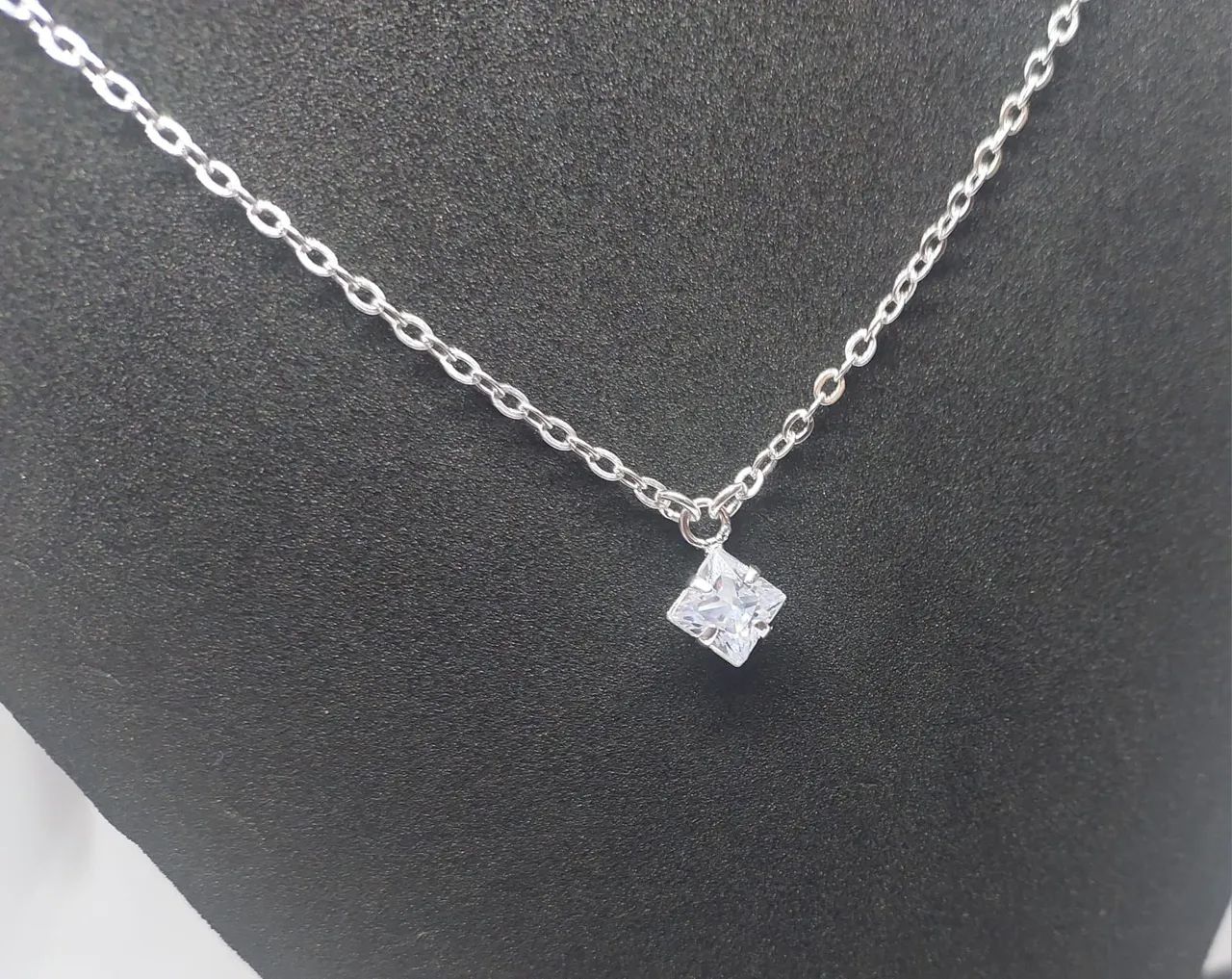 Gargantilha banhada a prata com Pedra de Zircônia - Foto 3