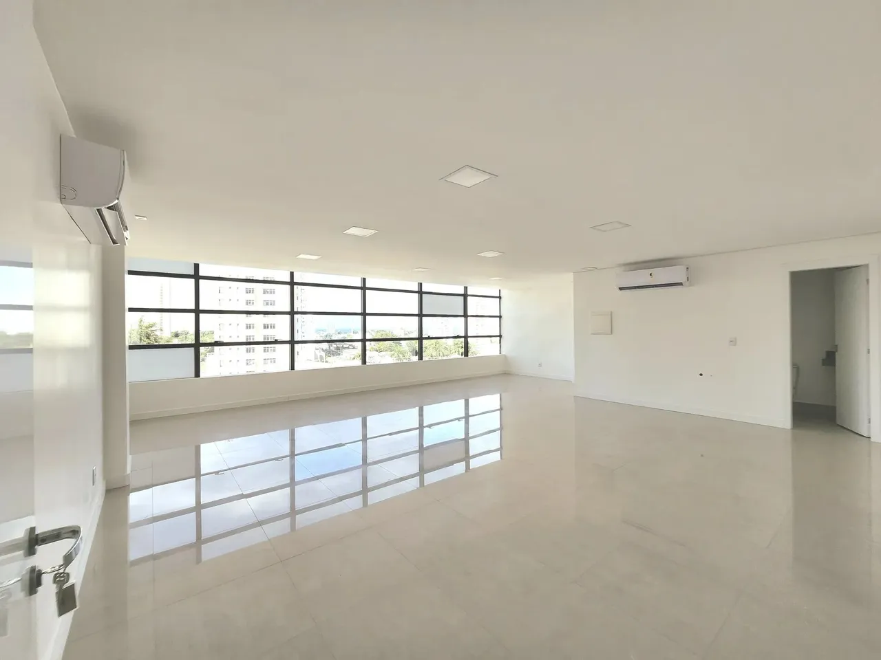 ALUGO sala comercial região do Goiabeiras com 58 m2 - Duque de Caxias - Cuiabá/MT